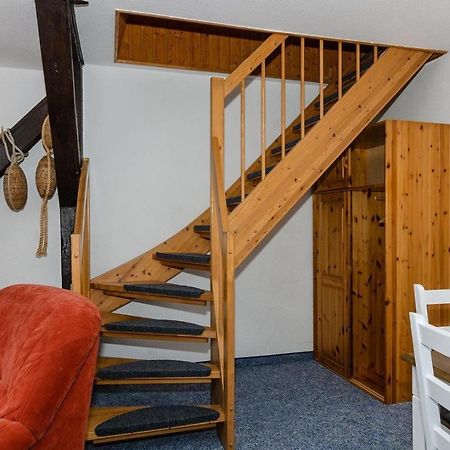 3-Raum-Fewo-Fuer-5-Personen-1-Aufbettung-Auf-Ruegen Apartment Schaprode Exterior foto