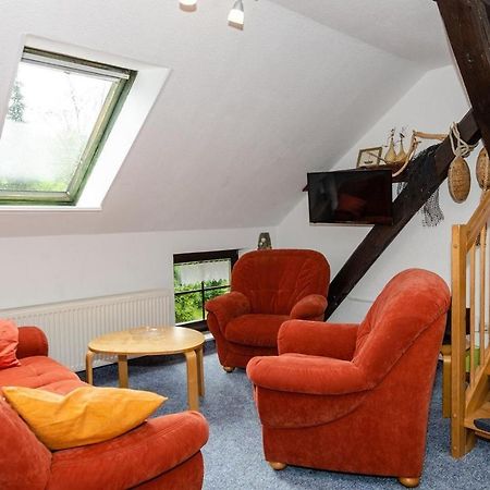 3-Raum-Fewo-Fuer-5-Personen-1-Aufbettung-Auf-Ruegen Apartment Schaprode Exterior foto
