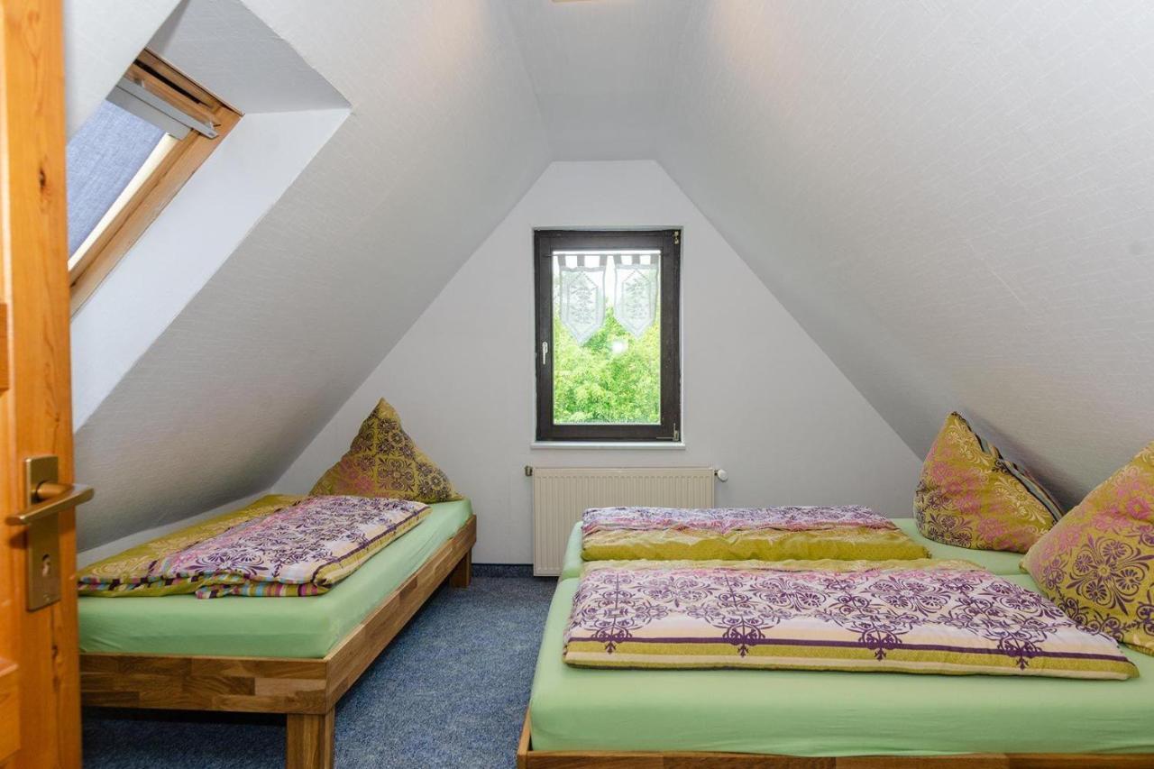 3-Raum-Fewo-Fuer-5-Personen-1-Aufbettung-Auf-Ruegen Apartment Schaprode Exterior foto