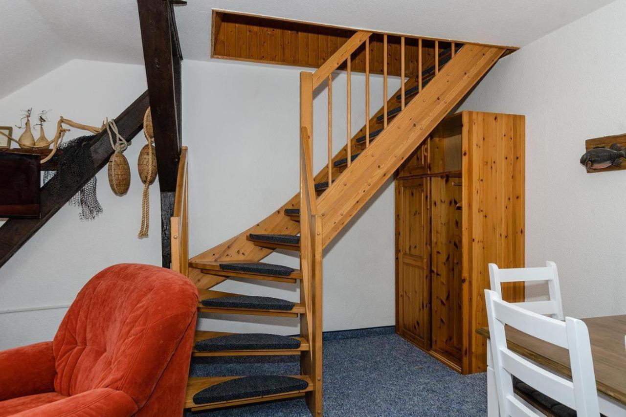 3-Raum-Fewo-Fuer-5-Personen-1-Aufbettung-Auf-Ruegen Apartment Schaprode Exterior foto